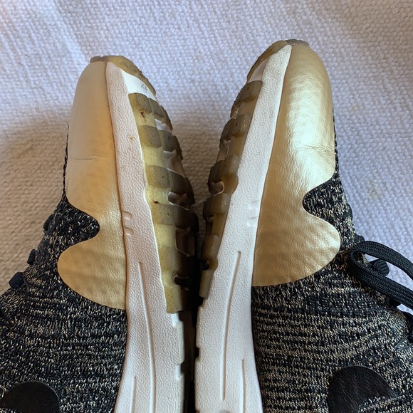 Nike Air Max 1 Ultra Flyknit Metallic Gold Sneakers - Picture 12 of 14